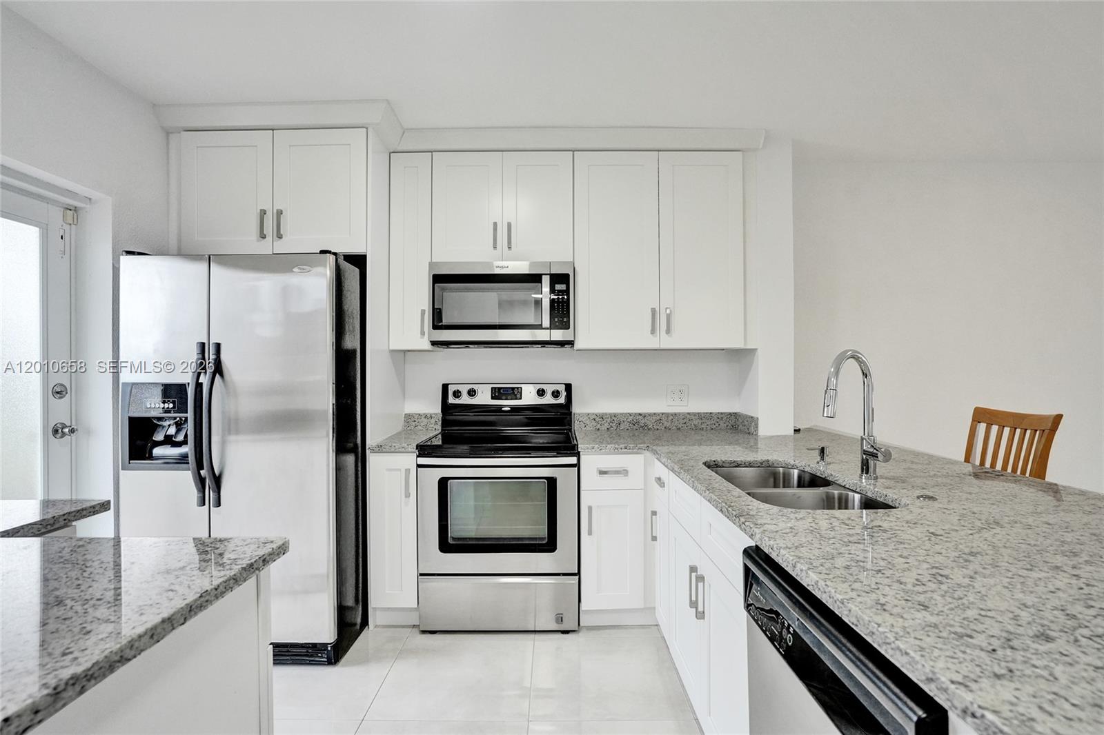 5950 Del Lago Cir # 104, Sunrise FL 33313