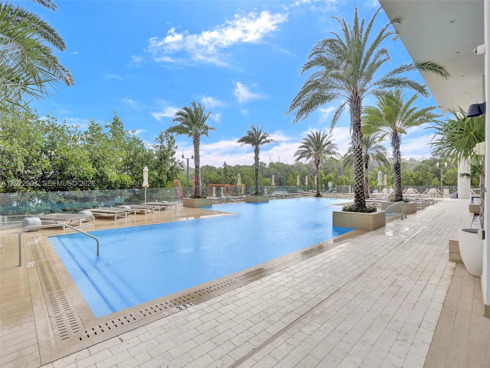 16385 N Biscayne Blvd # 403, North Miami Beach FL 33160
