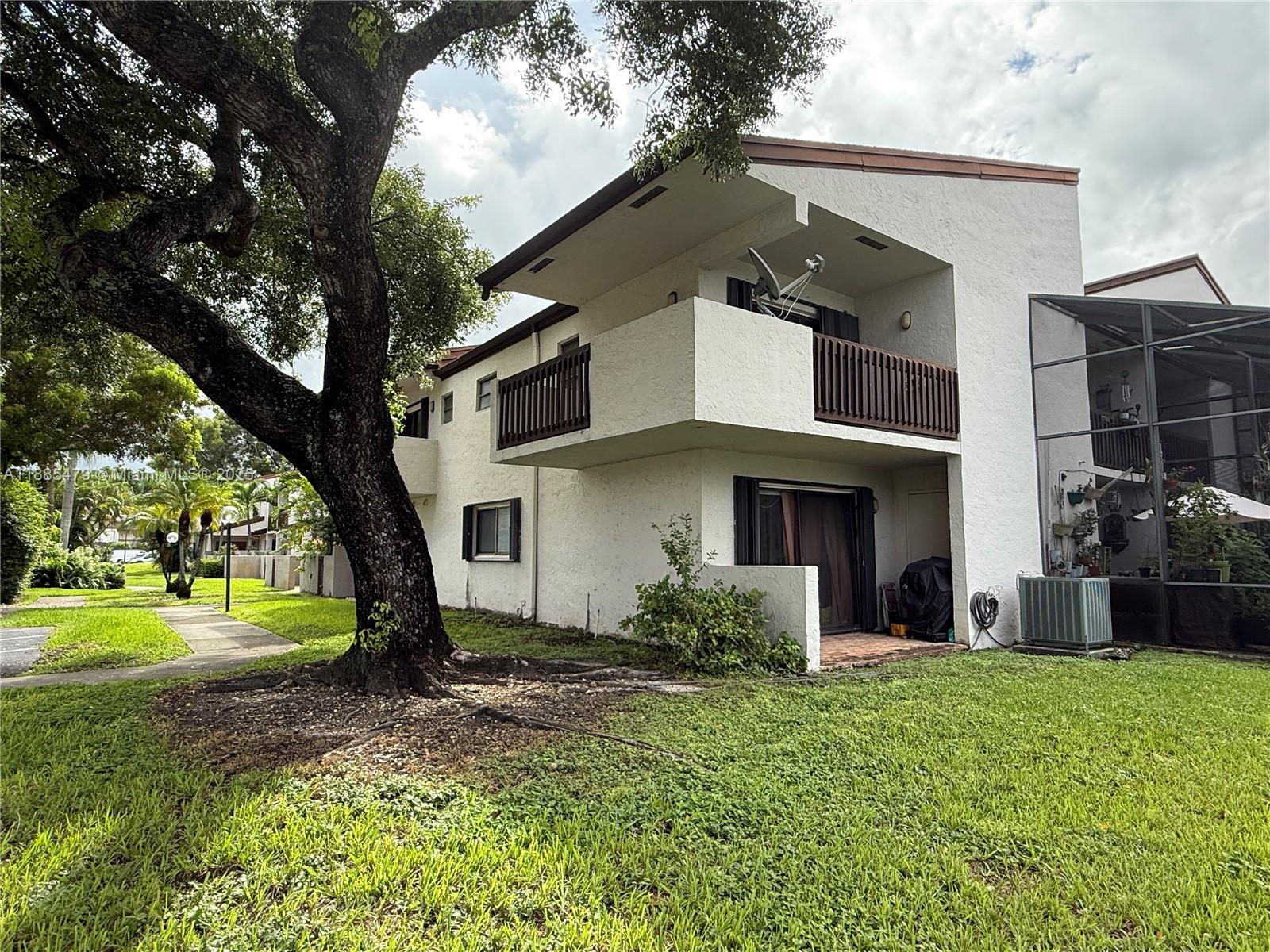 10046 NW 41st St # 4, Doral FL 33178