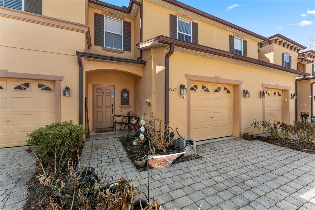 2440 RETREAT VIEW CIRCLE