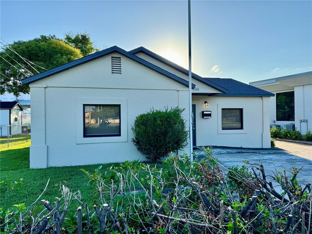 4016 EDGEWATER DRIVE