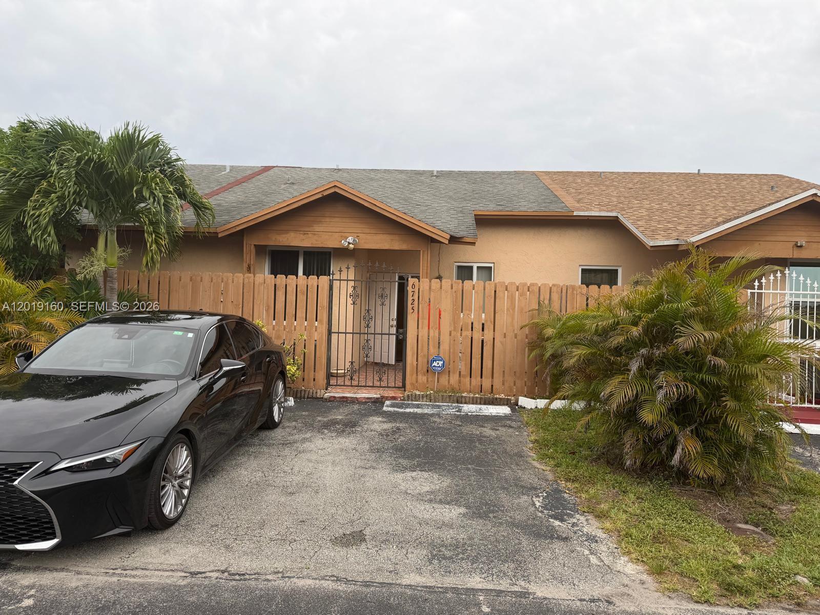 6725 NW 188th Ter, Hialeah FL 33015