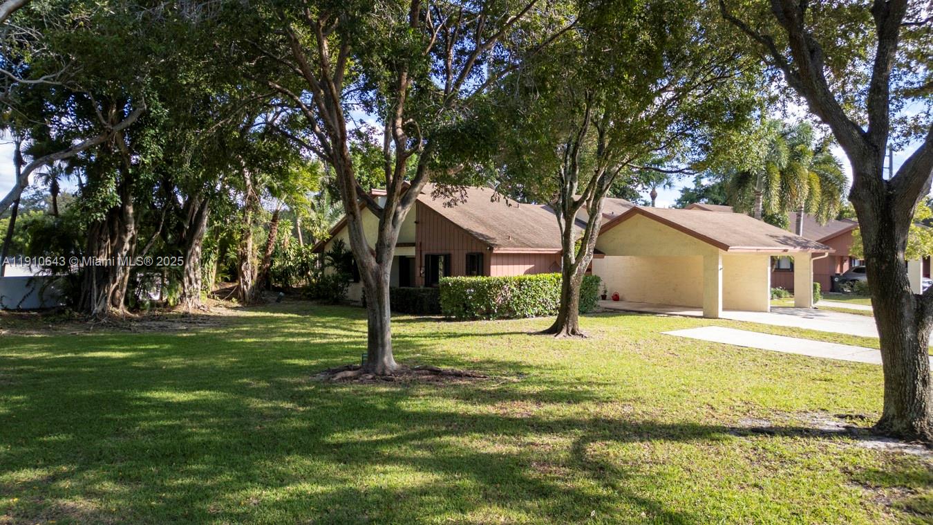 1858 Tamarind Ln, Coconut Creek FL 33063