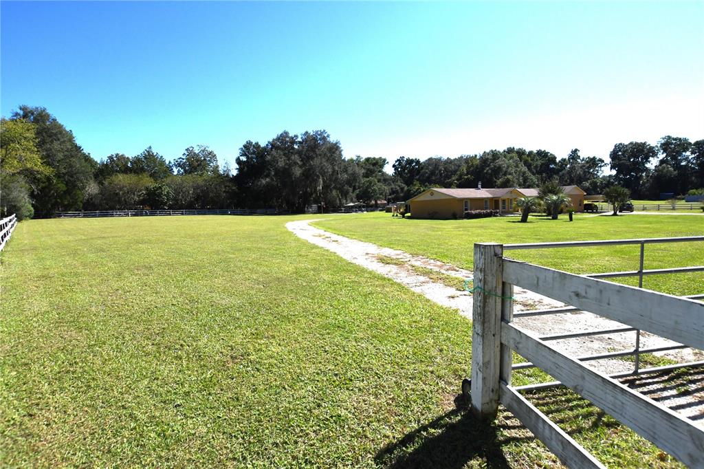3105 SE 29TH BOULEVARD, GAINESVILLE, FL — photo 3 of 30