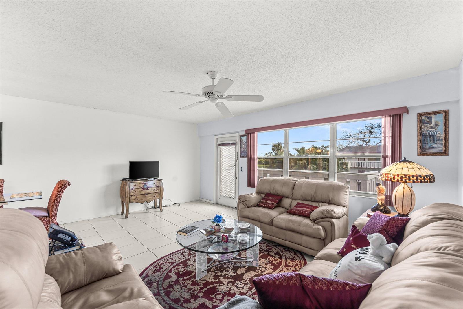 629 Fanshaw O, Boca Raton FL 33434