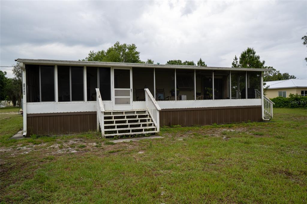 1809 E HOLIDAY DRIVE