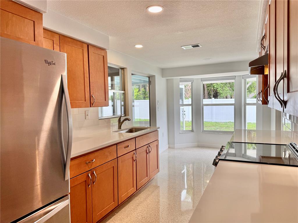 8228 CONSTANCE DRIVE, SARASOTA, FL — photo 2 of 22