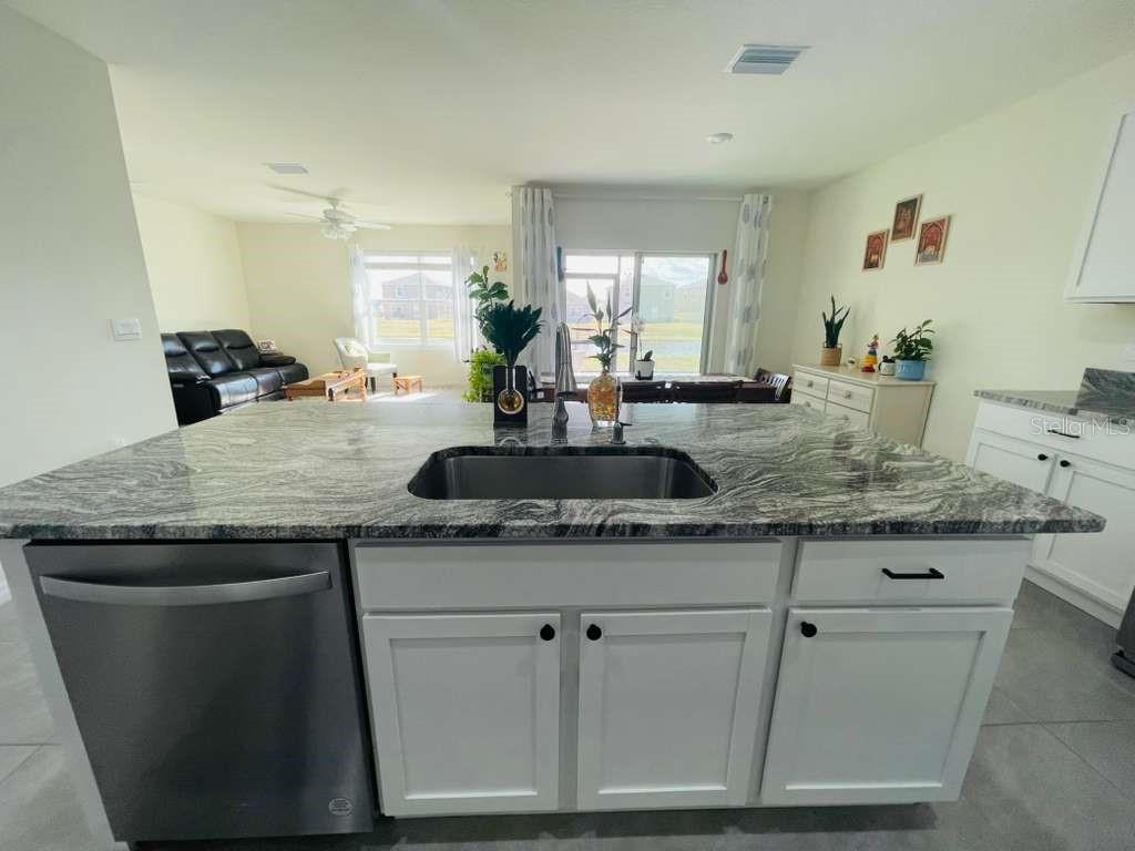 8954 FORGE BREEZE LOOP, WESLEY CHAPEL, FL — photo 3 of 30