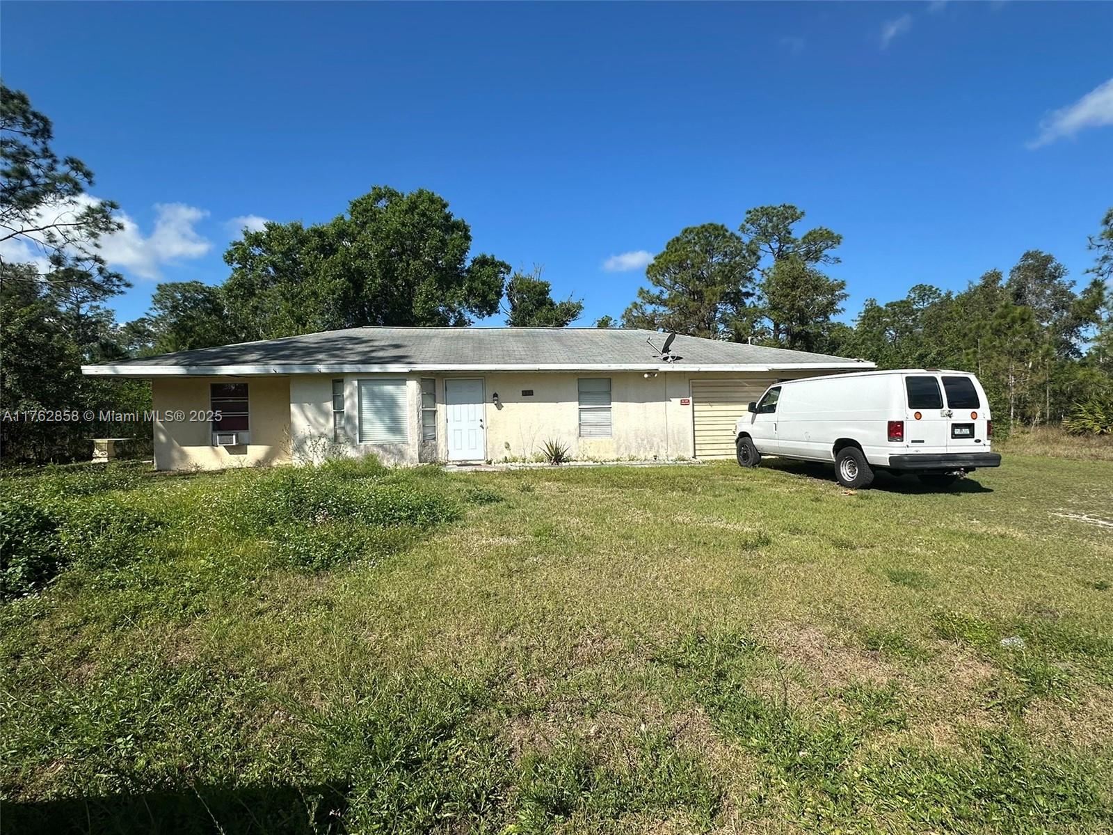 909 Canton Ave, Lehigh Acres FL 33972