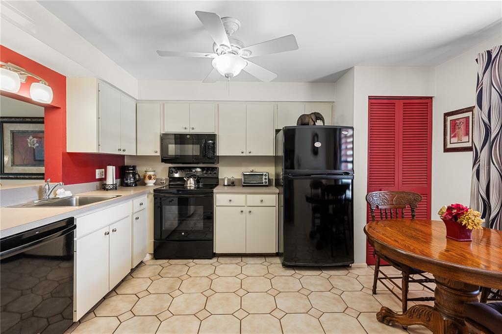 530 SPRING LAKES BOULEVARD, BRADENTON, FL — photo 5 of 29