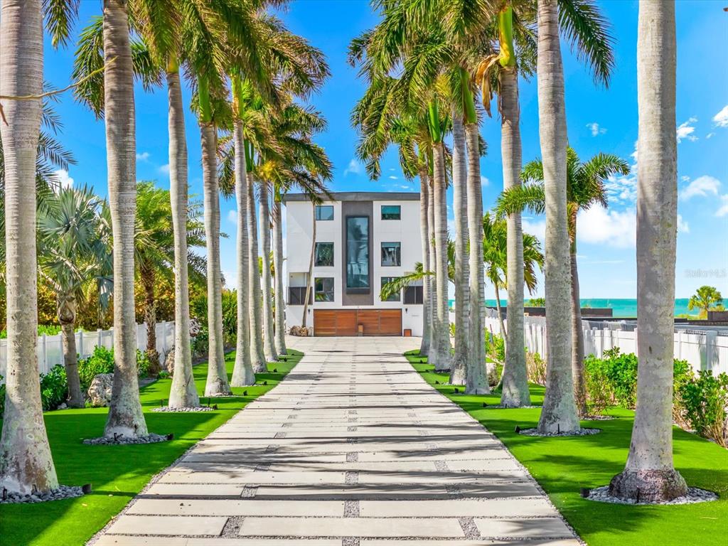 811 N SHORE DRIVE