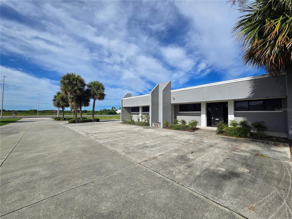 2901 E IRLO BRONSON MEMORIAL HIGHWAY UNIT D