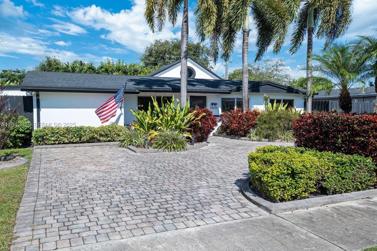 10025 SW 83rd St, Miami FL 33173