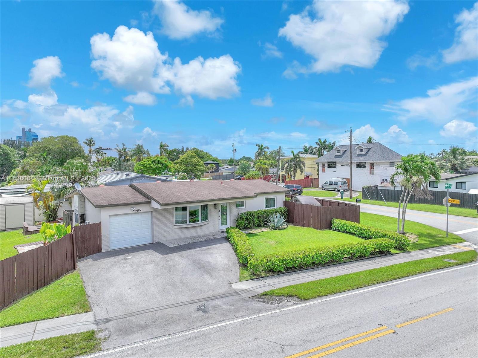 5751 SW 56th Street, Davie FL 33314