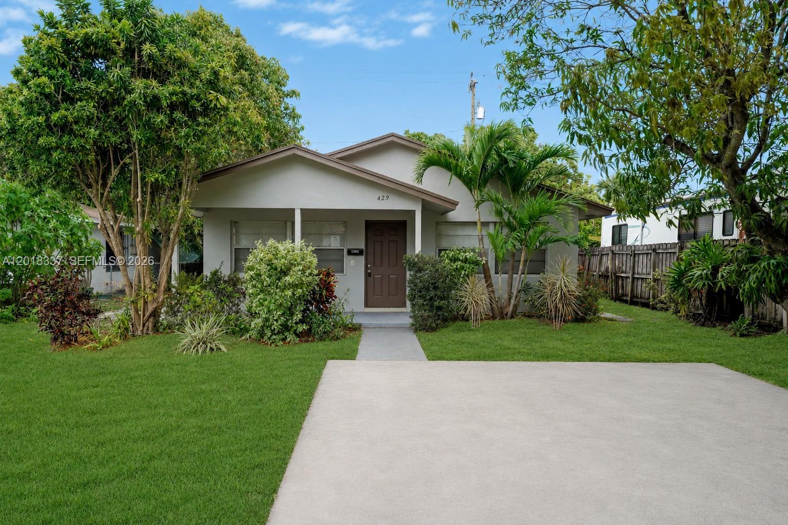429 Avenida Hermosa, West Palm Beach FL 33405