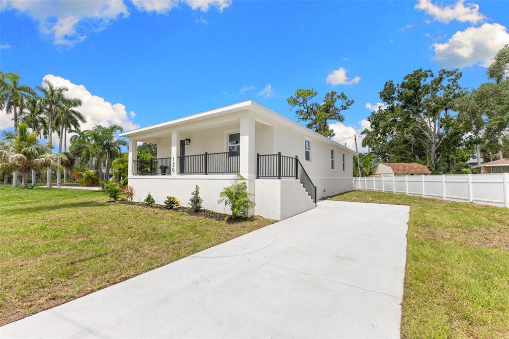 120 BROWN STREET, BRADENTON, FL — photo 2 of 30