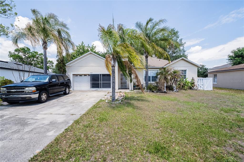 427 LARK COURT