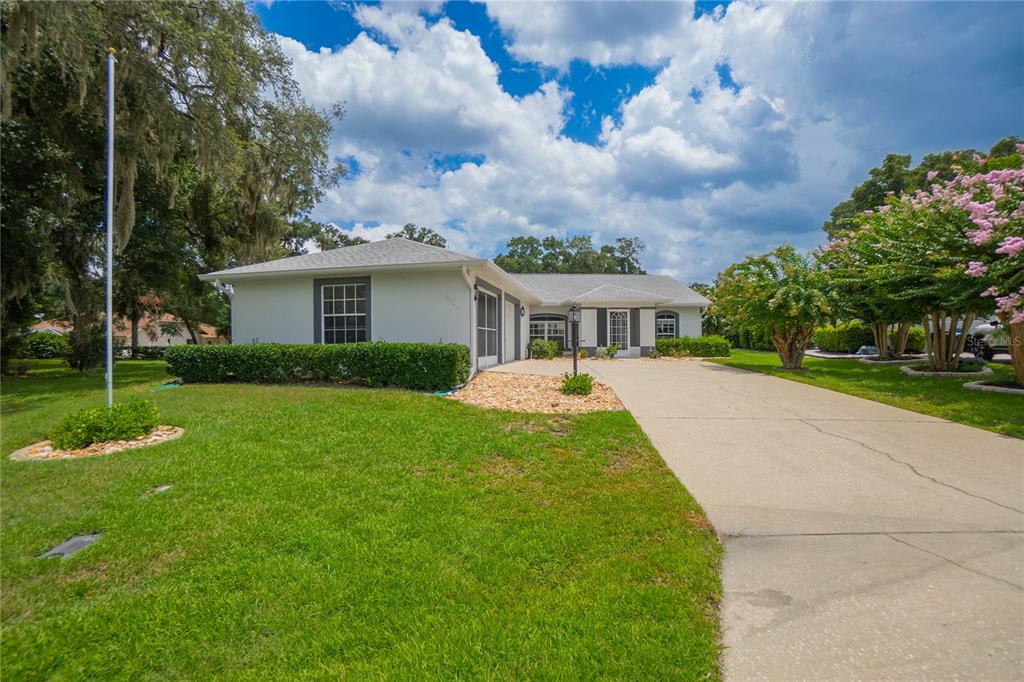 3048 E BALMORAL COURT, HERNANDO, FL — photo 3 of 30