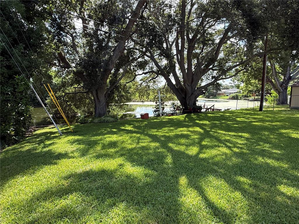 8927 LAKEWOOD DRIVE, SEMINOLE, FL — photo 2 of 8