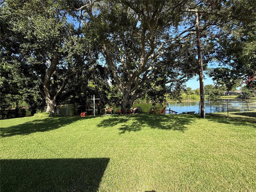 8927 LAKEWOOD DRIVE, SEMINOLE, FL — photo 5 of 8