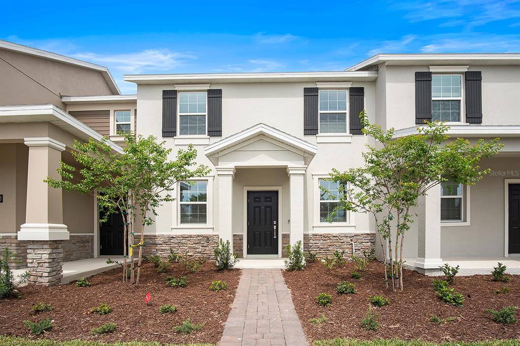 5643 QUIET PALM LOOP