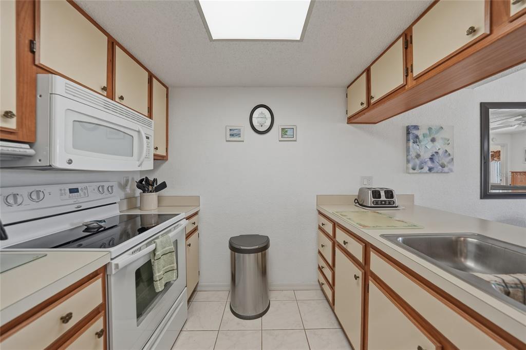 4000 OAKVIEW DRIVE UNIT L2, PUNTA GORDA, FL — photo 5 of 19