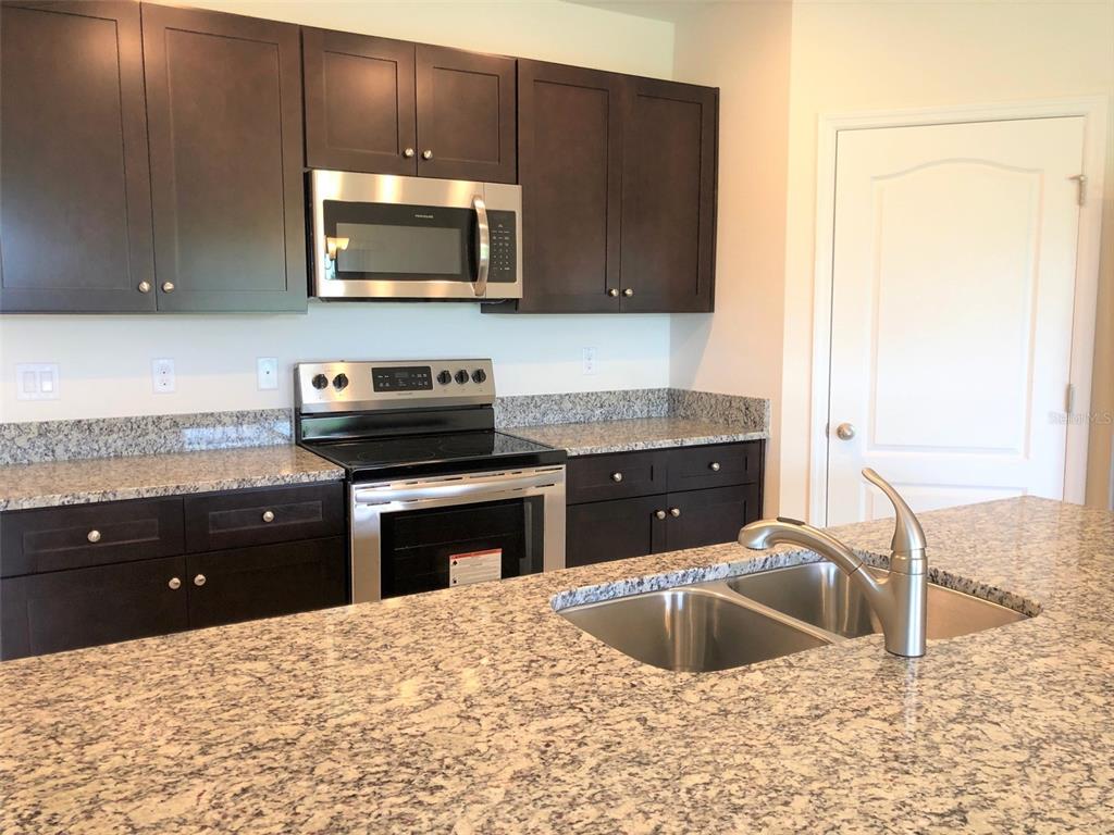 194 ST. THOMAS DRIVE, MULBERRY, FL — photo 4 of 25