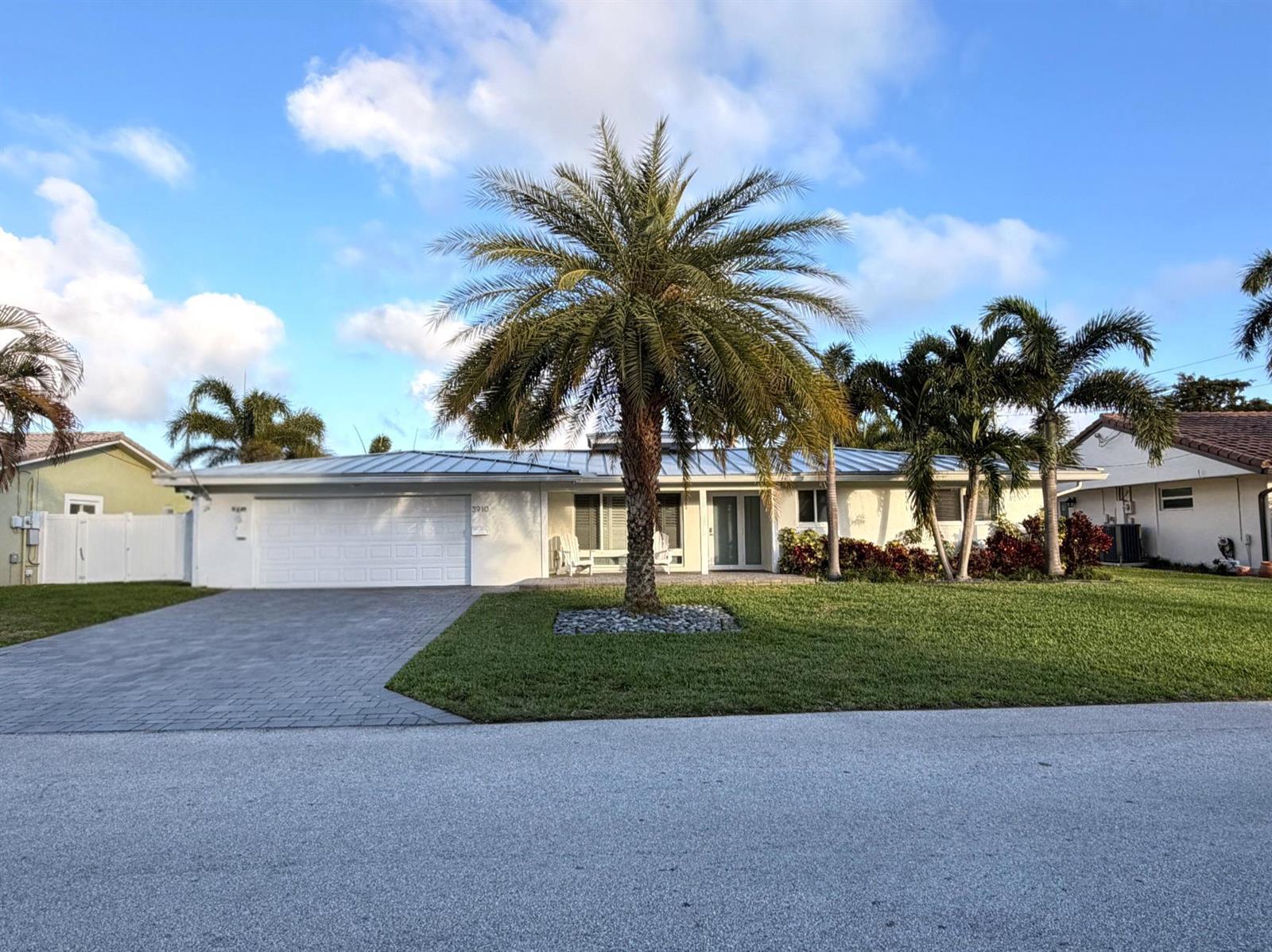3910 NE 26th Avenue, Lighthouse Point FL 33064