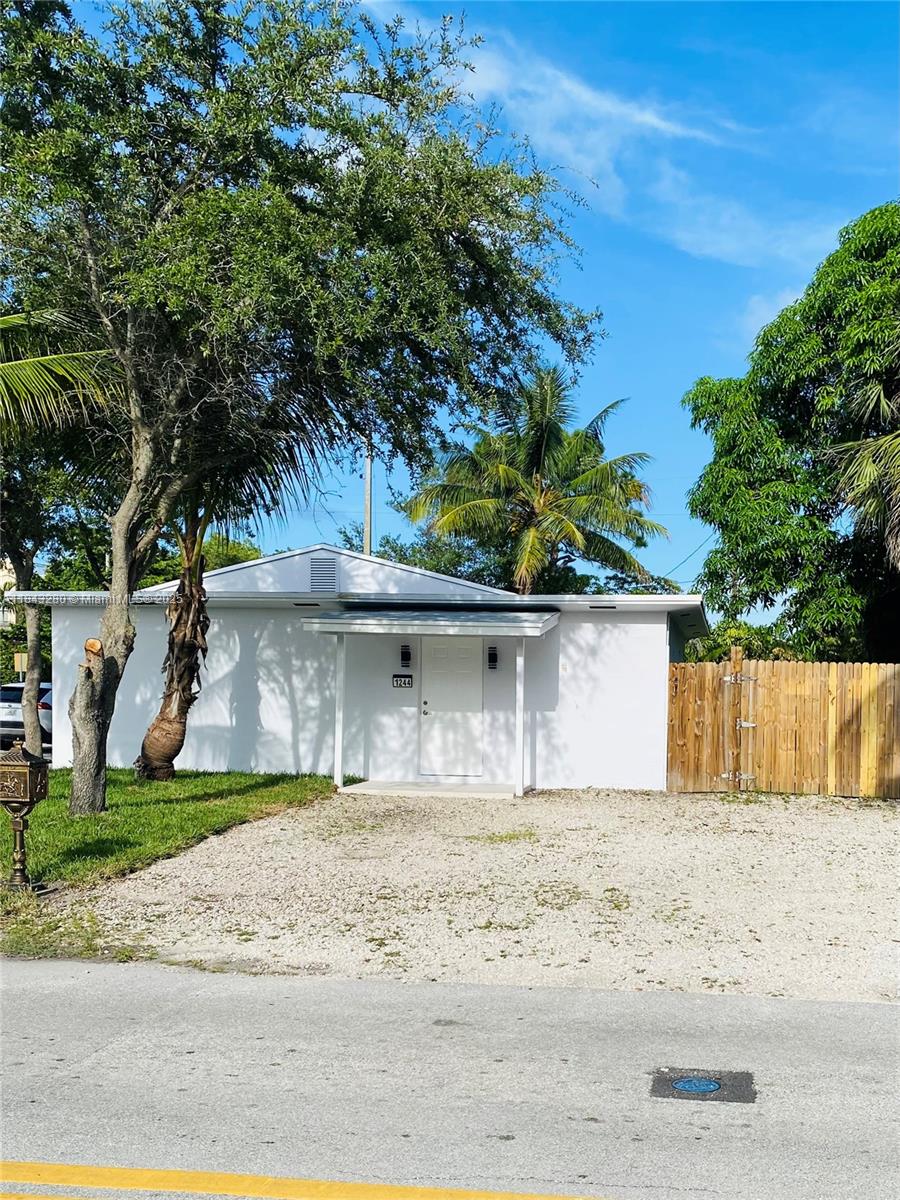 1244 NW 1st Ave, Fort Lauderdale FL 33311