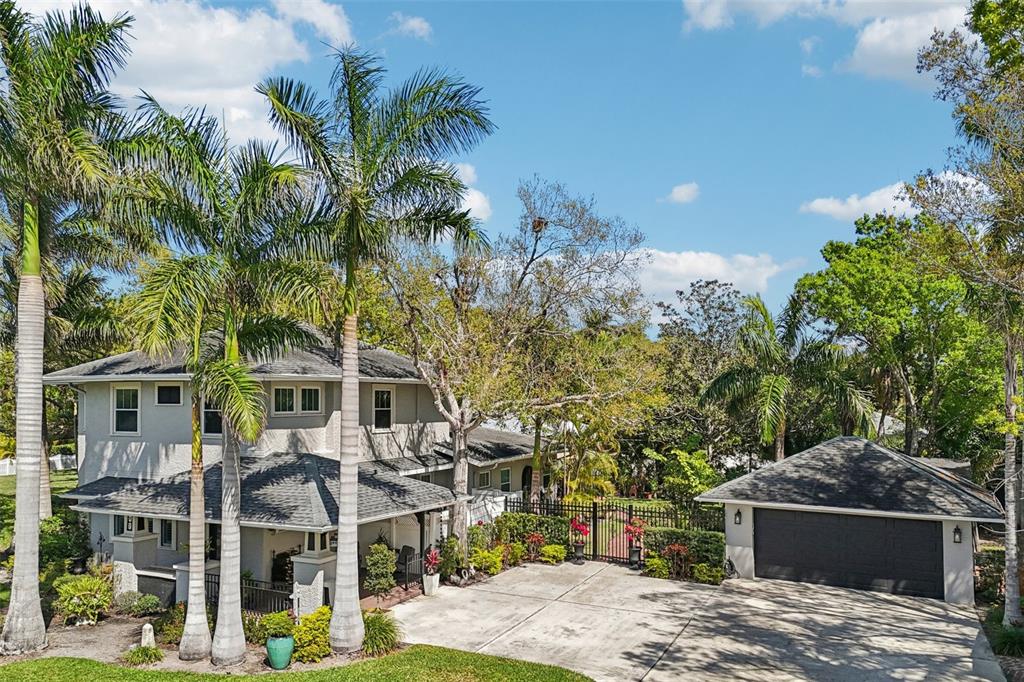 207 23RD STREET W