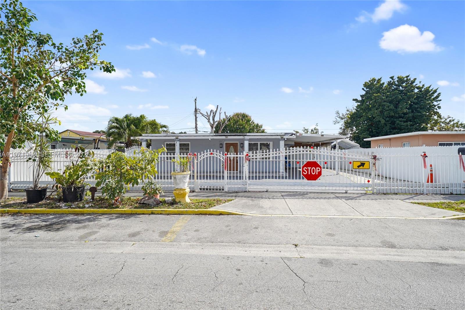 840 E 17th St, Hialeah FL 33010