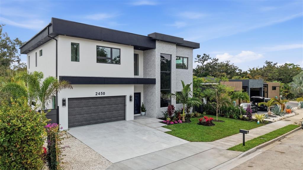 2450 HAWTHORNE STREET
