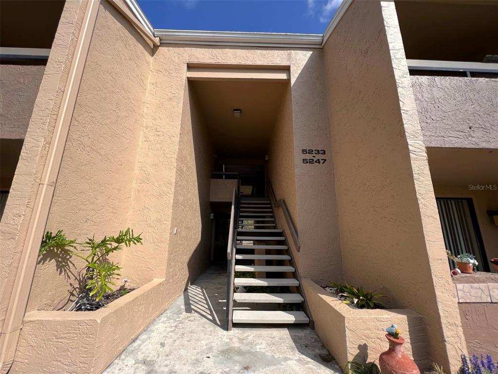 5239 VINELAND ROAD UNIT A203