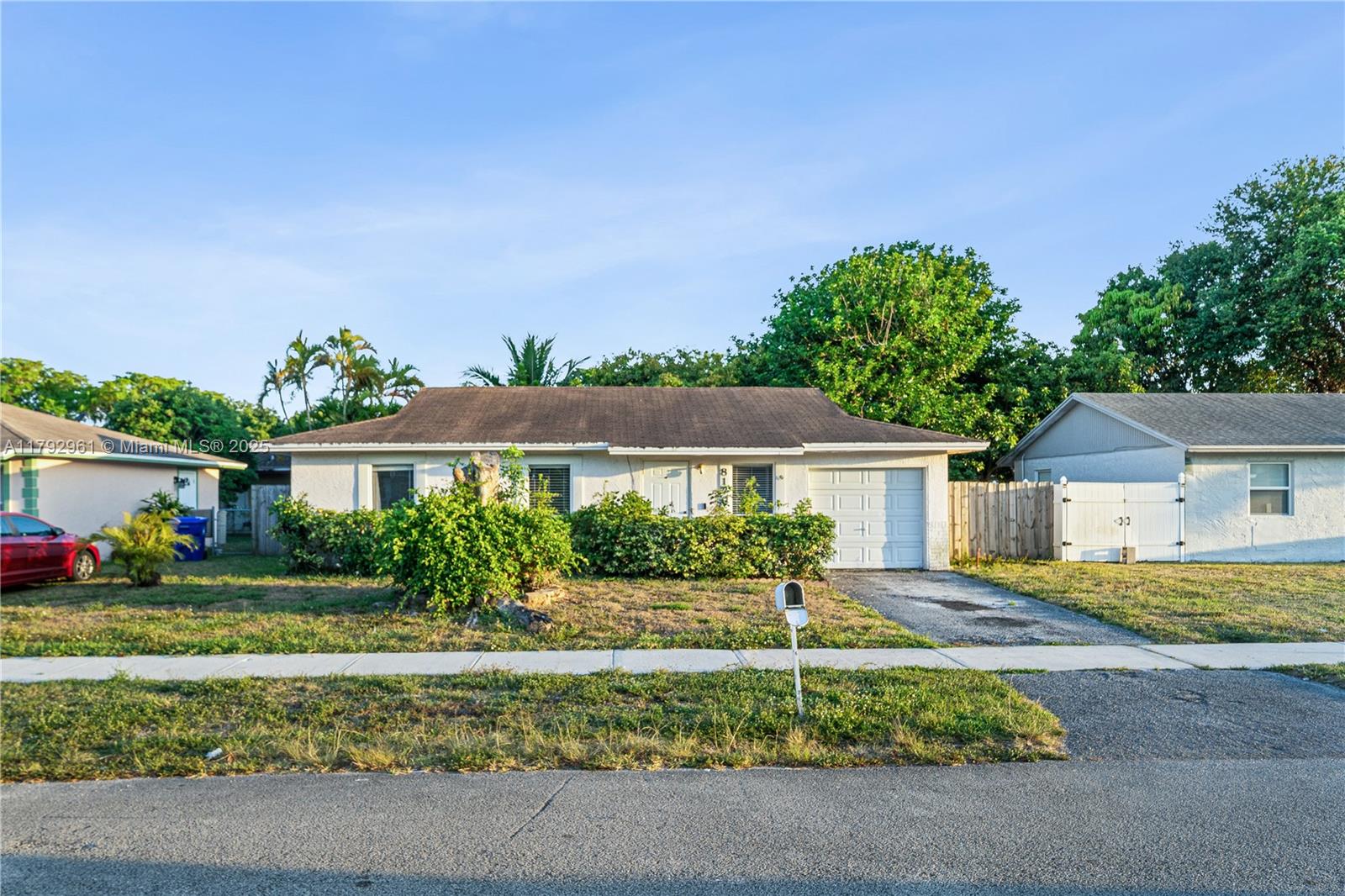 8170 SW 5th St, North Lauderdale FL 33068