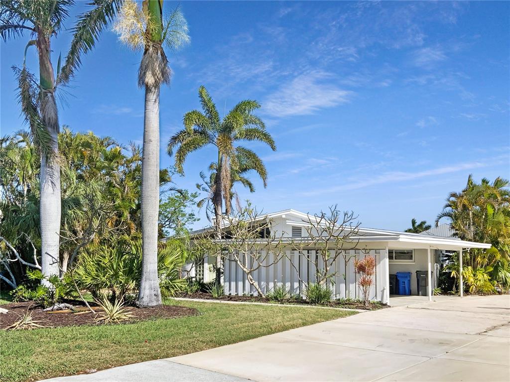 513 FLAMINGO DRIVE