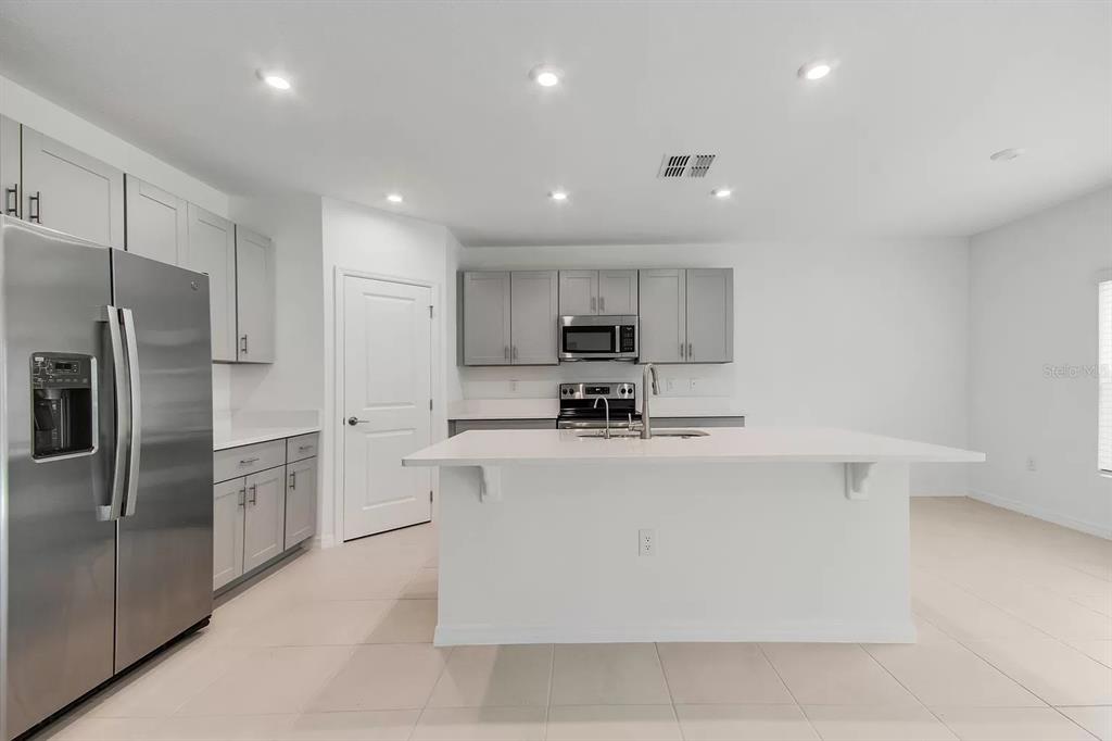3964 SOUTHERN VISTA LOOP, ST CLOUD, FL — photo 3 of 6