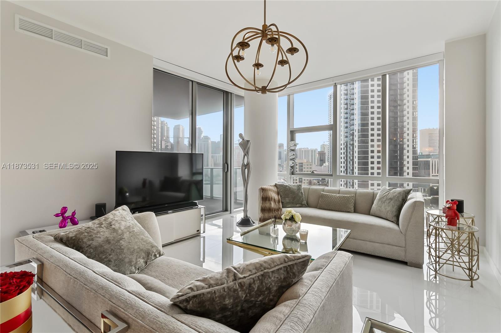 851 NE 1st Ave # 1611, Miami FL 33132