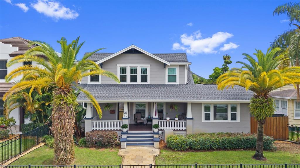 215 9TH AVENUE NE