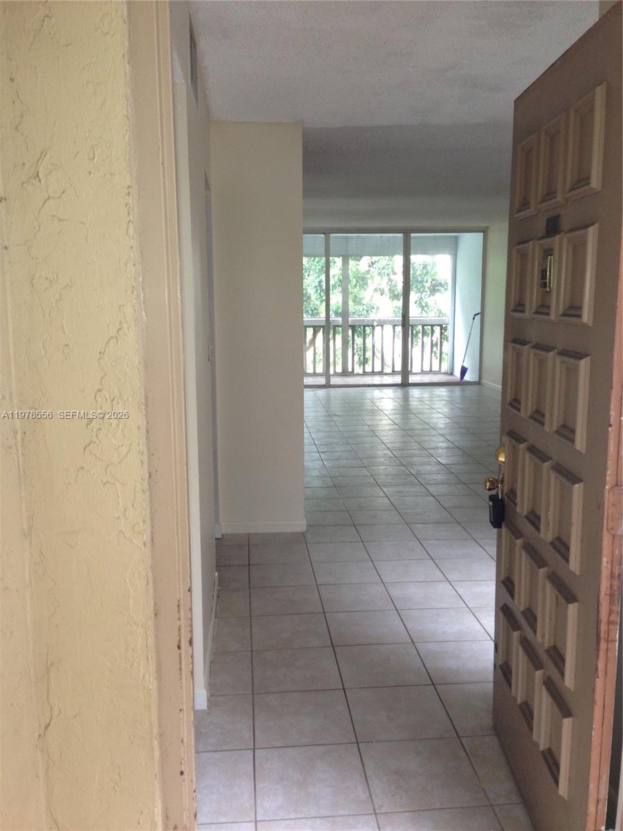 7031 Environ Blvd # 221, Lauderhill FL 33319
