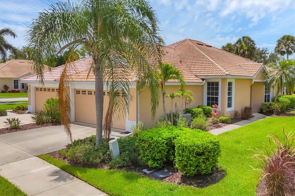 4841 WHISPERING OAKS DRIVE
