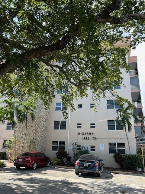 1830 Dixieanna St # 301, Hollywood FL 33020