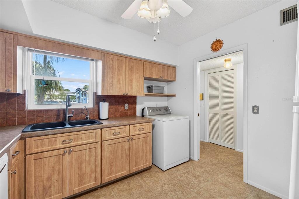 2295 AMERICUS BOULEVARD E UNIT 7, CLEARWATER, FL — photo 5 of 30