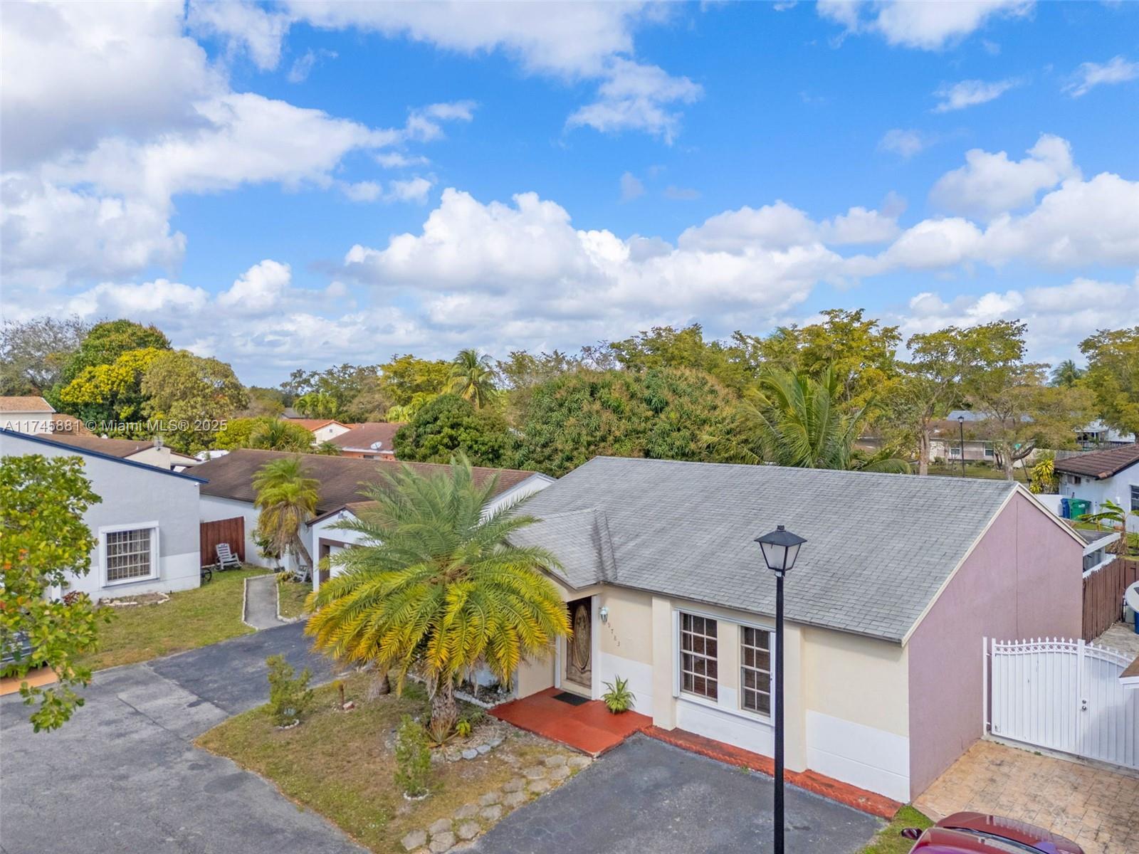 19783 NW 64th Pl, Hialeah FL 33015