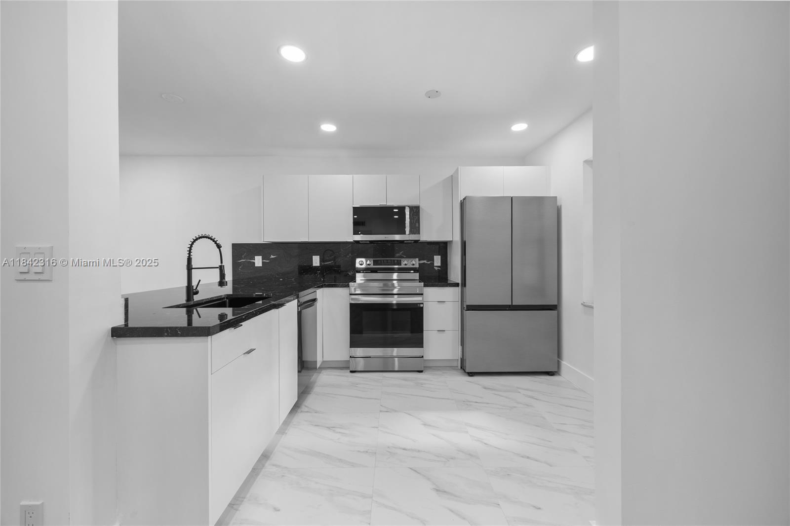 5790 Stirling Rd # 112, Hollywood FL 33021