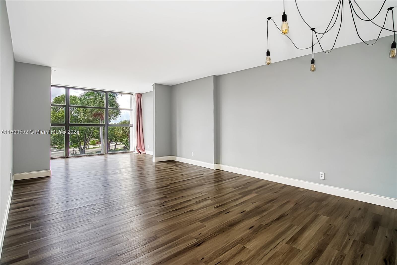 400 Leslie Dr # 427, Hallandale Beach FL 33009