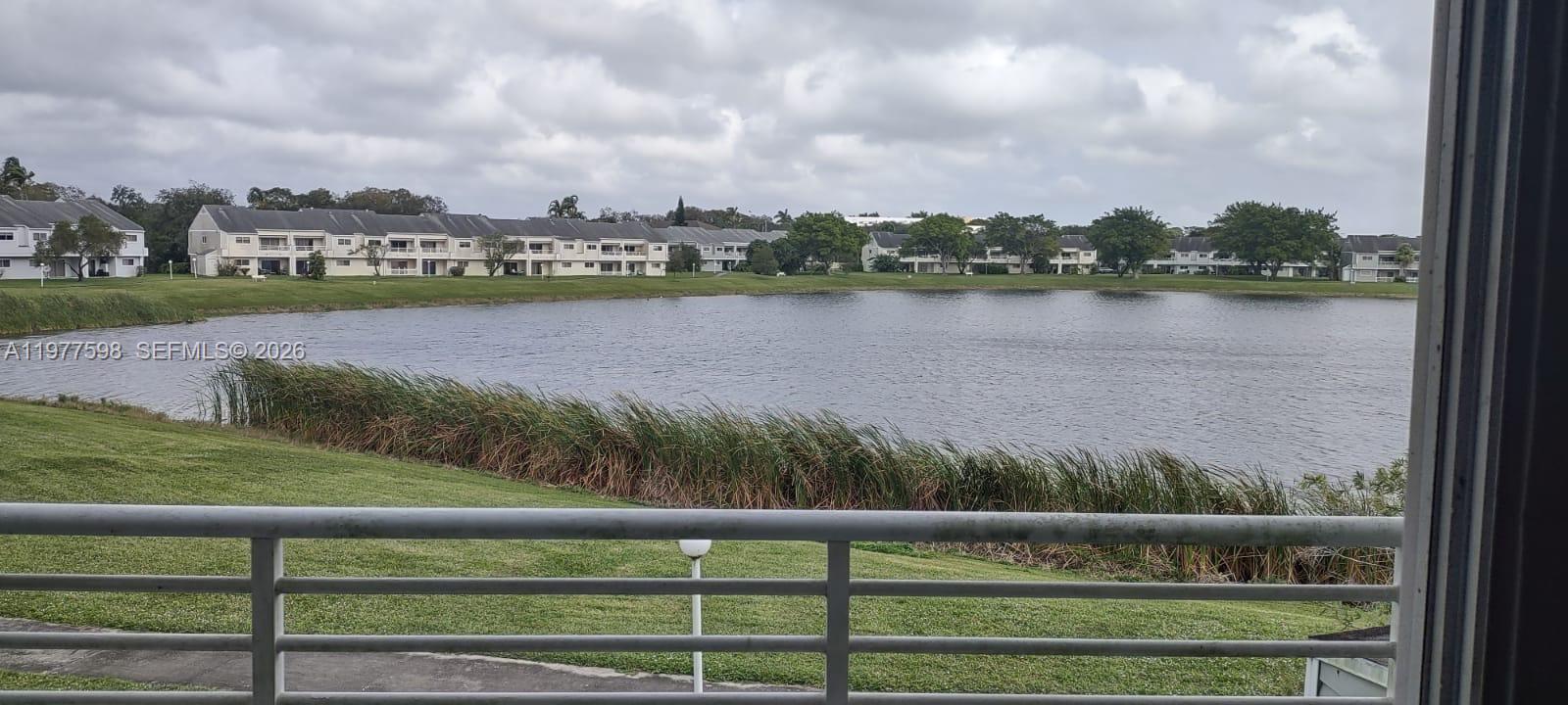 3437 NW 44th St # 206, Oakland Park FL 33309