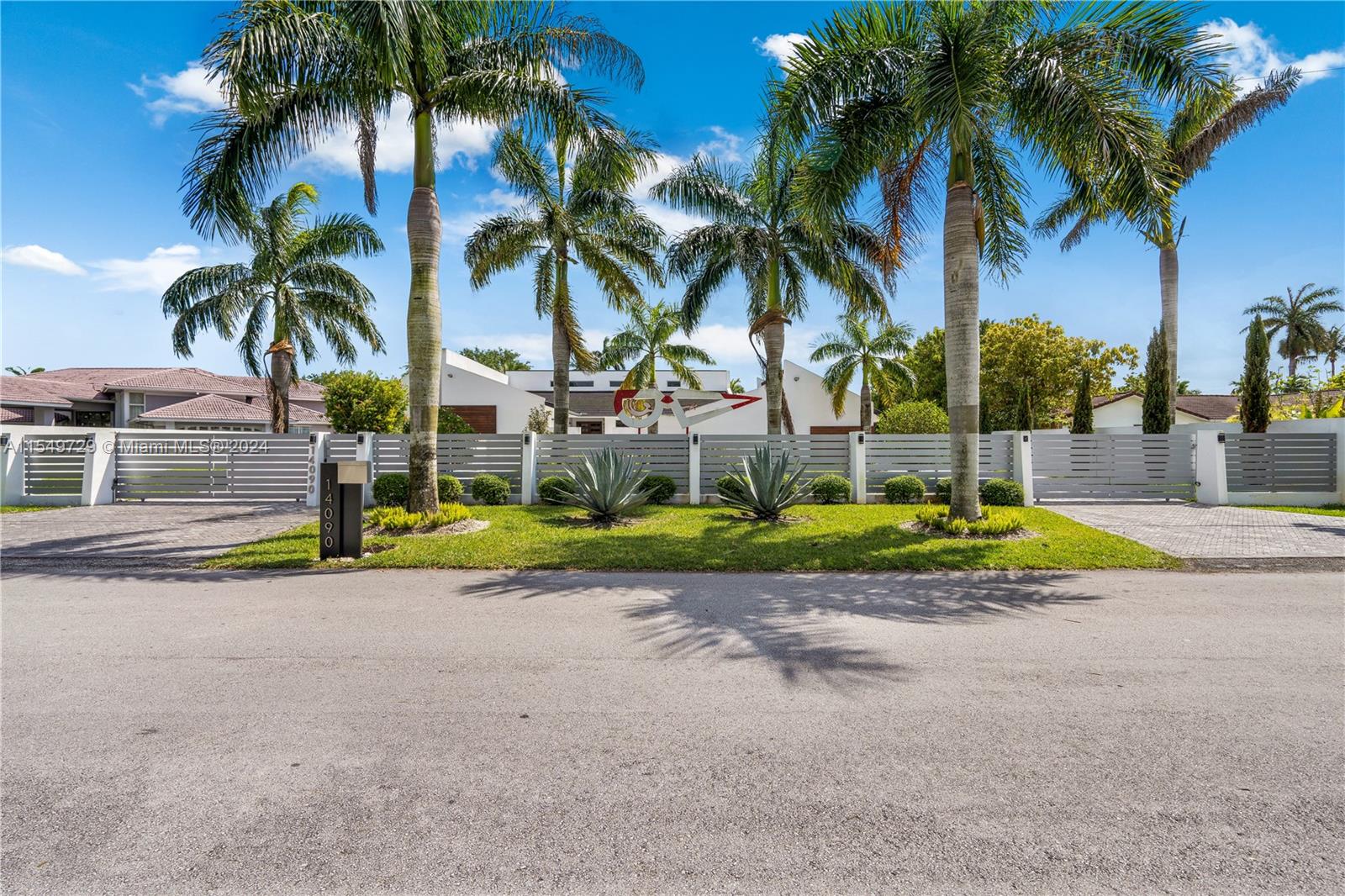 14090 SW 34th St, Miami FL 33175