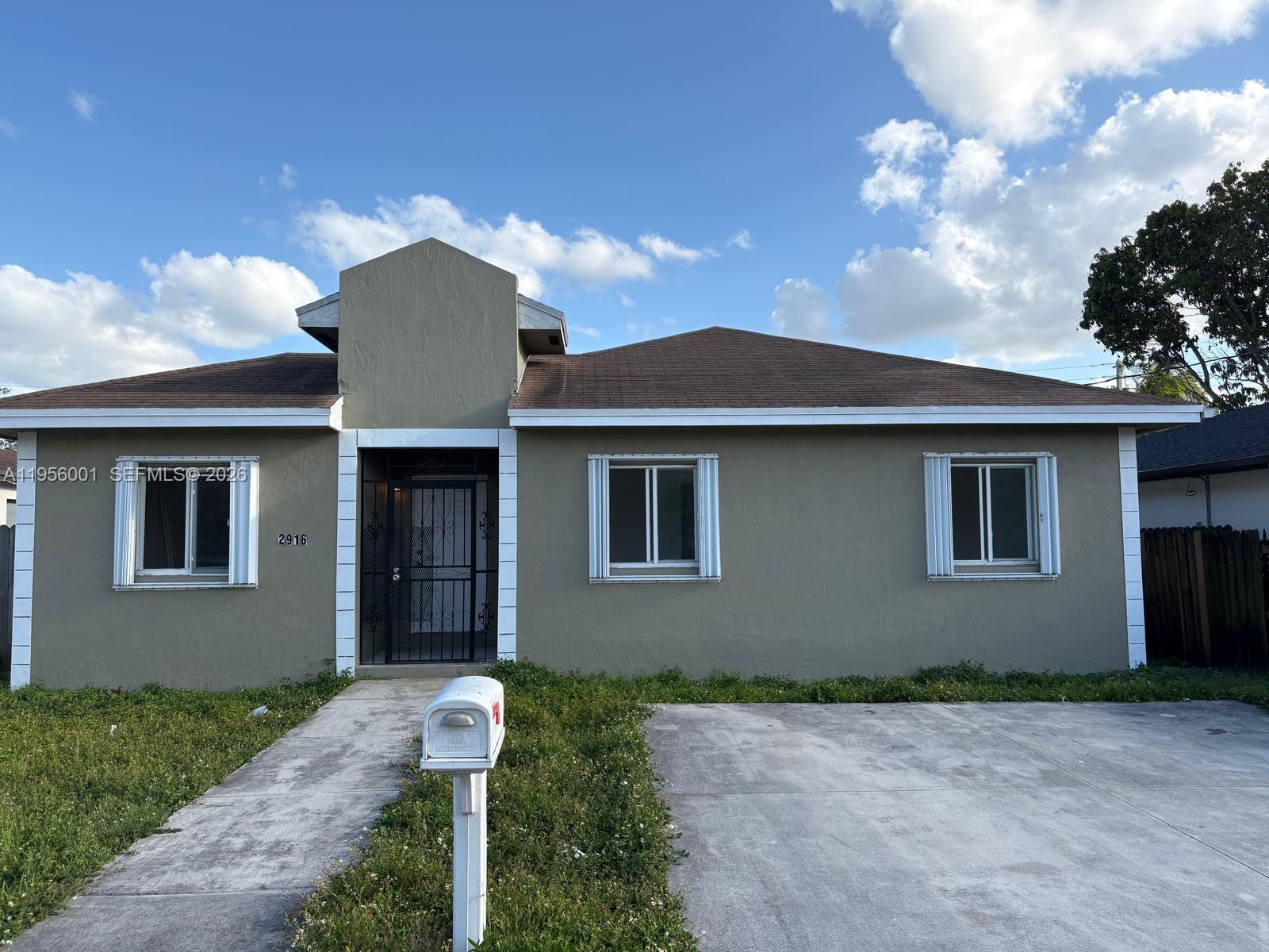 2916 NW 51st St, Miami FL 33142