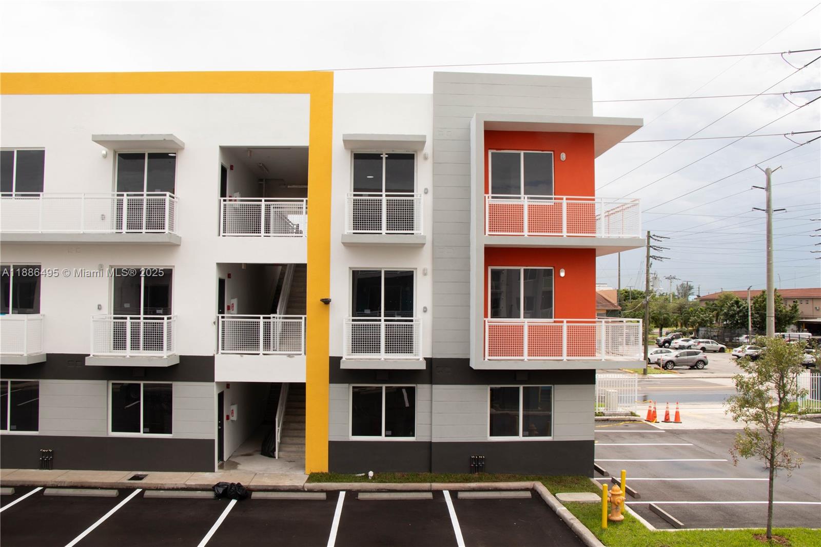 1453 W 29th St # 307, Hialeah FL 33012