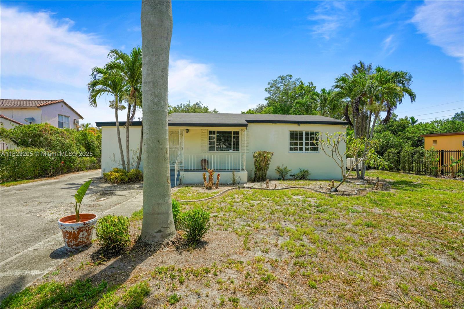 13541 NW 2nd Ave, Miami FL 33168